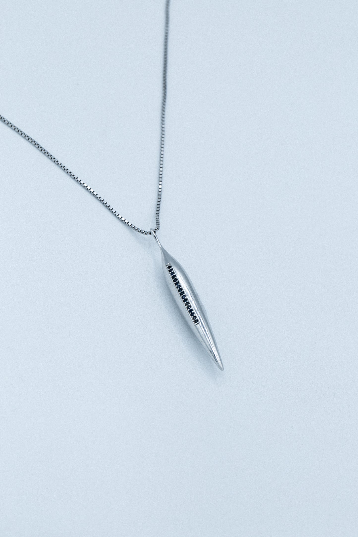 HERO PENDULUM WITH SAPPHIRE
