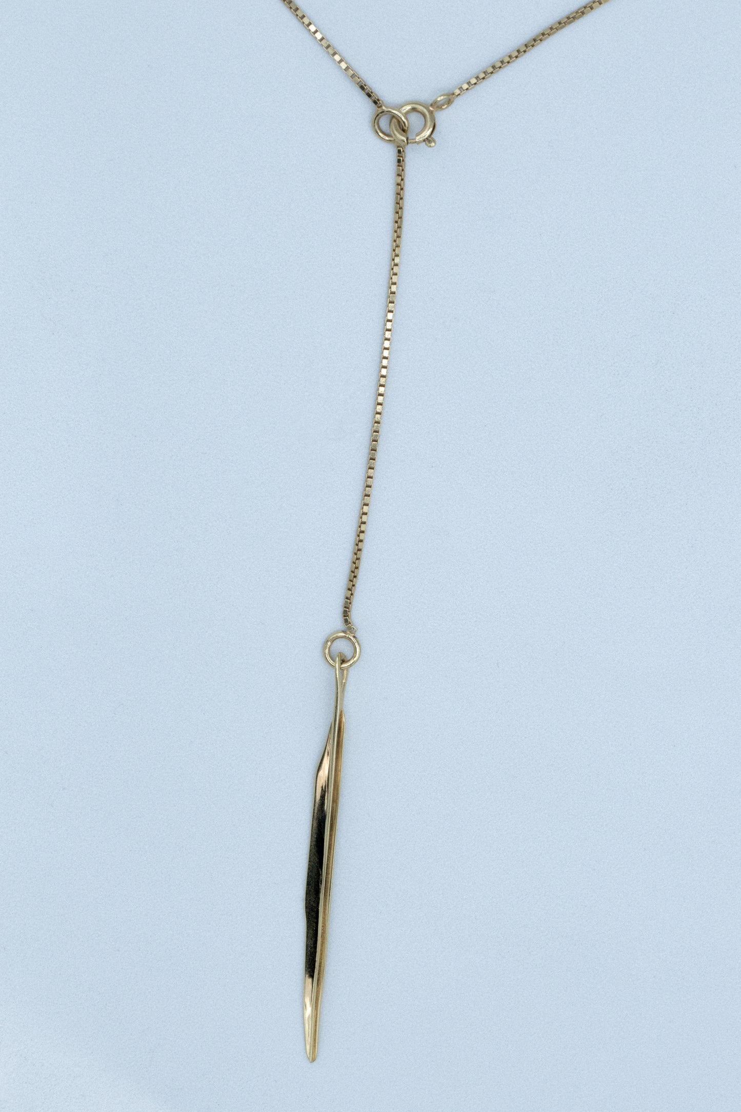 FEATHER LARIAT