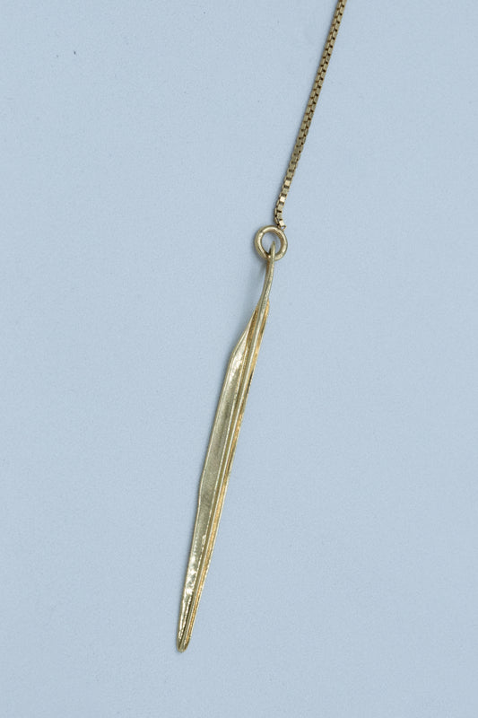 FEATHER LARIAT