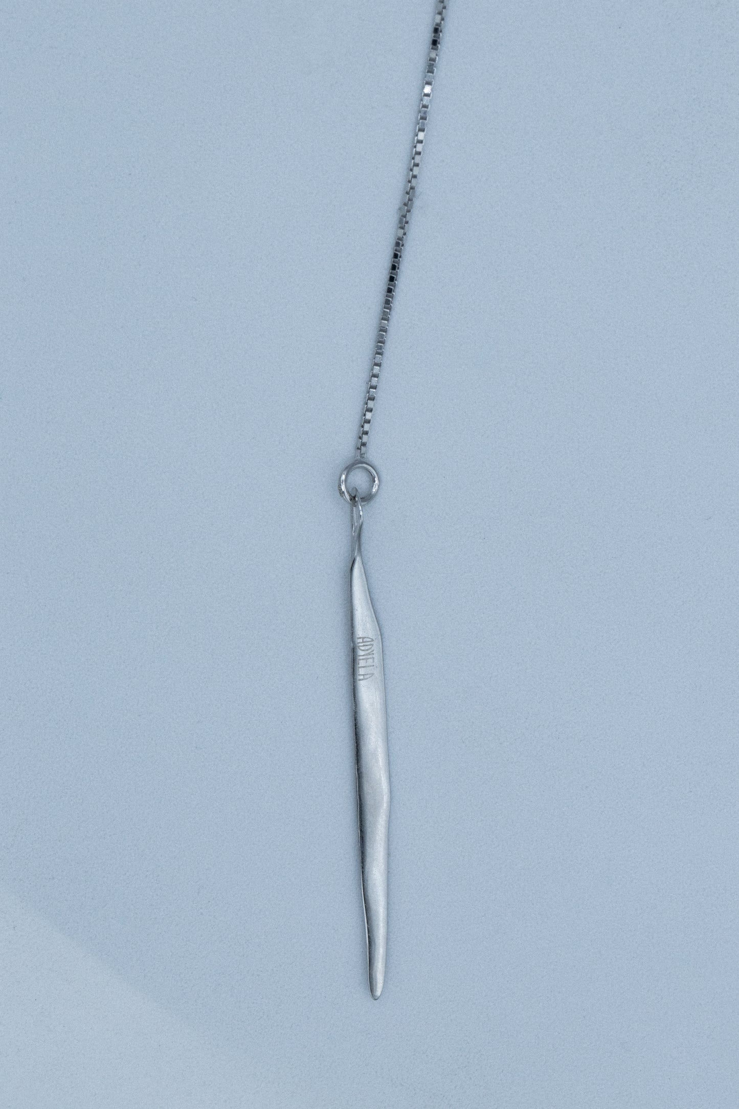 FEATHER LARIAT