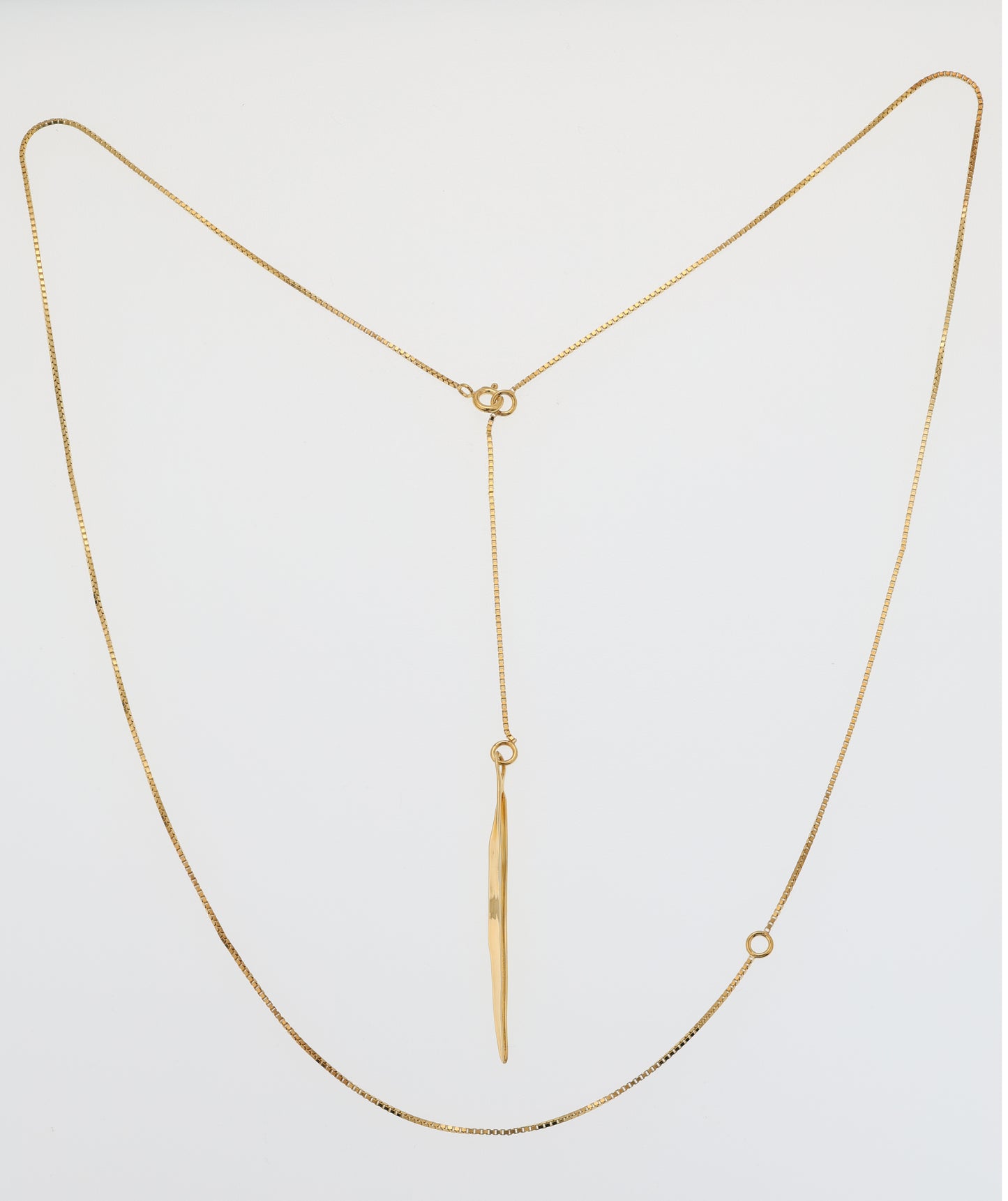 FEATHER LARIAT